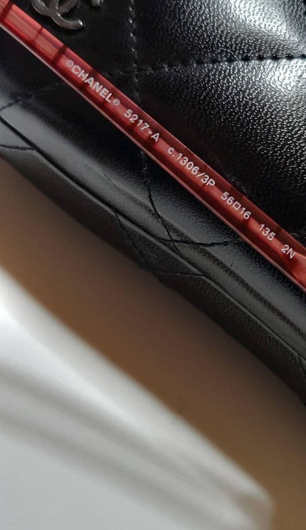 ◆CHANEL　シャネル◆ロゴ付き　サングラス　ケース付き