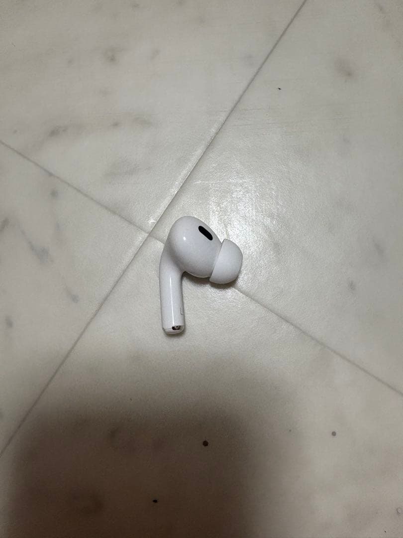 AirPods Pro 第2世代　lightning 左耳a2699 本体