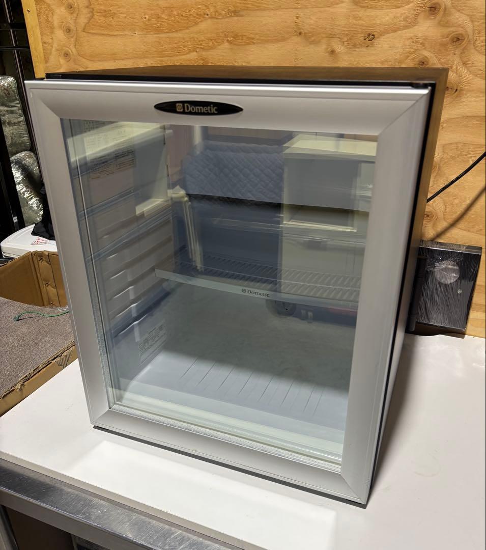 DOMETIC 電気冷蔵庫 1ドア、60L 1段棚付、幅49cm Used/良品