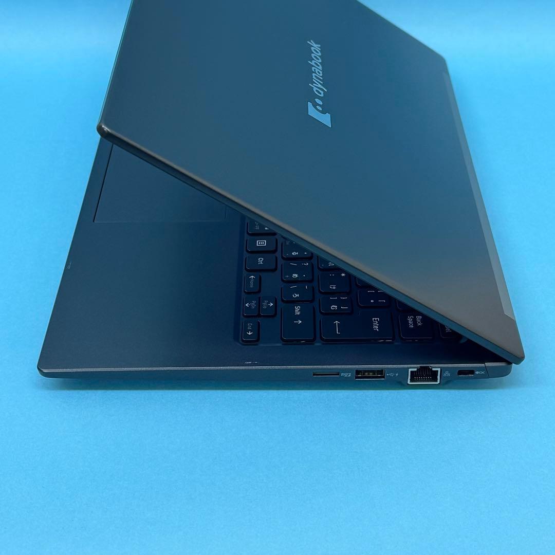 927 美品 dynabook G83/HU 第11世代 16GB office