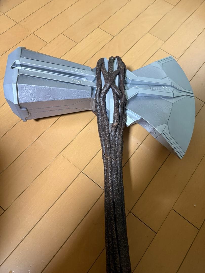こ*き様 ハズブロ　ストームブレイカー レプリカ マーベル　アベンジャーズ