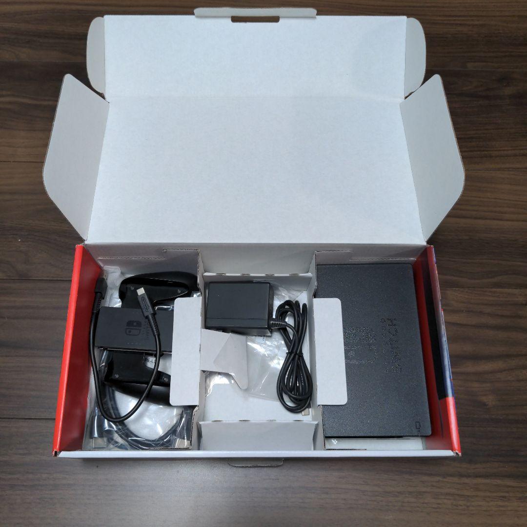 Nintendo Switch 本体 ブラック(128GBのSDカード付)