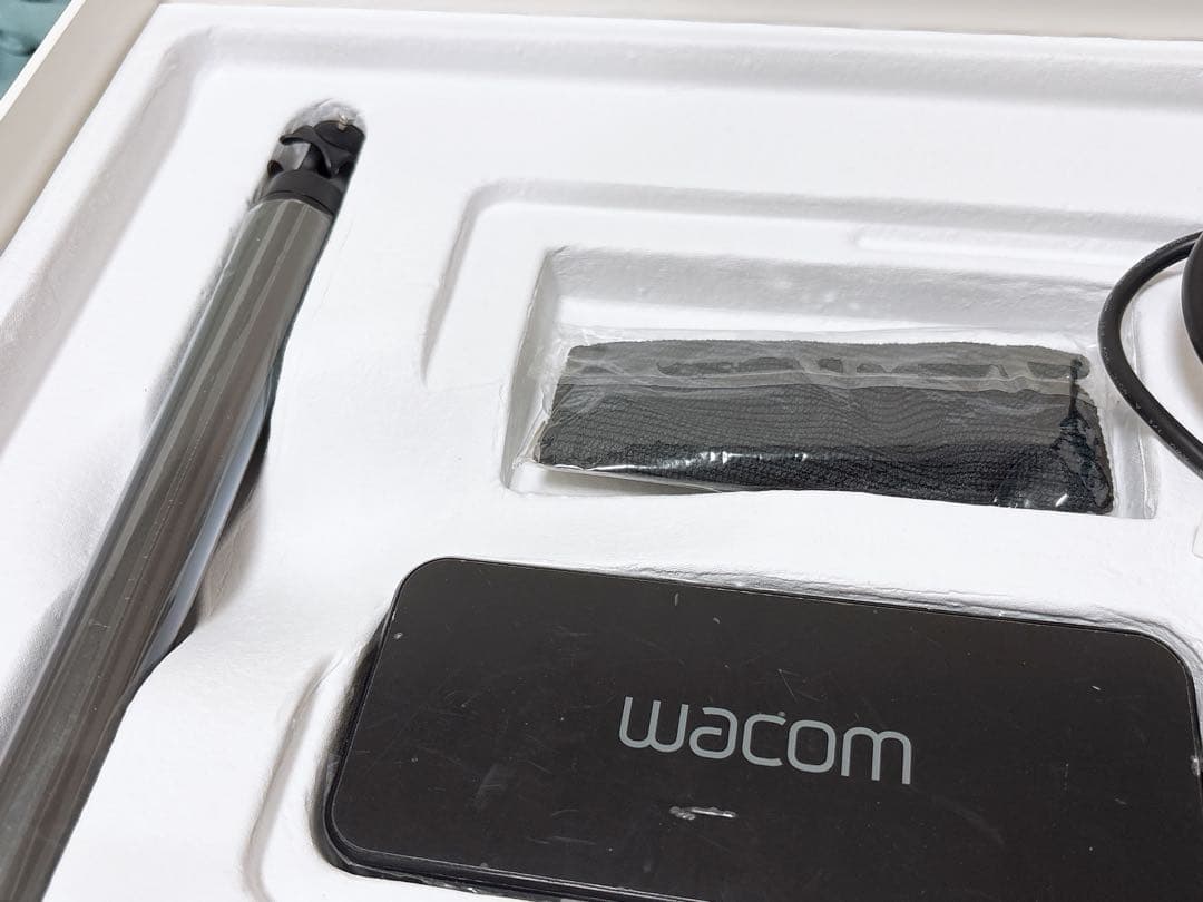 液タブ・ペンタブ Wacom MobileStudio Pro 13 DTHW1321 128GB