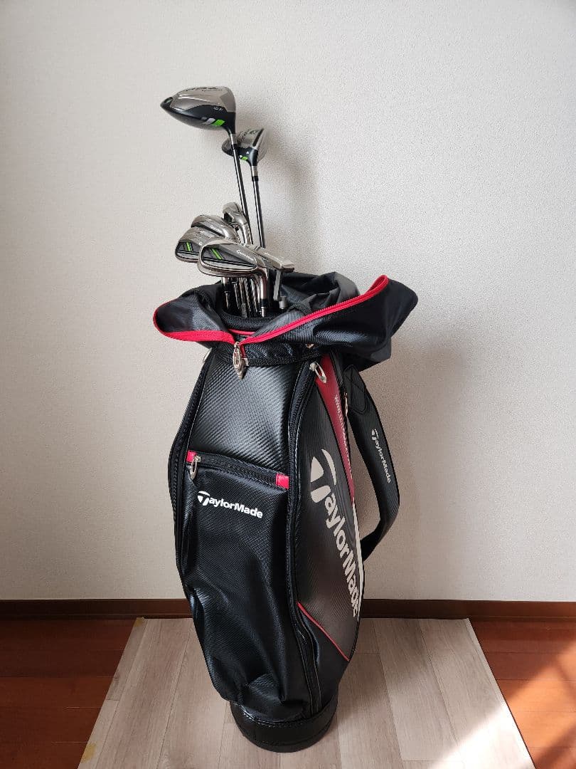 TaylorMade ゴルフクラブセット　練習用バッグ他初心者向けゴルフ用品付