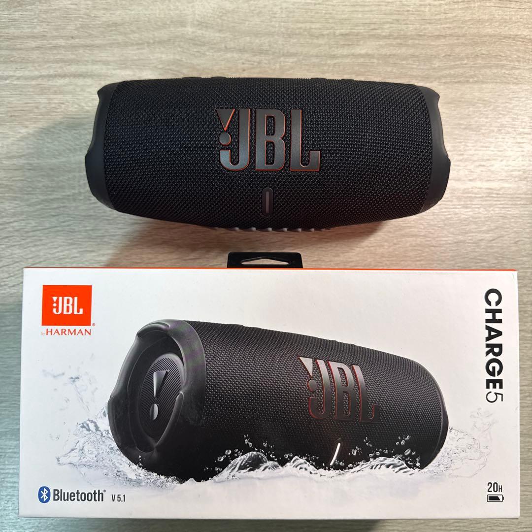 jbl charge5 ブラック　と　カバー