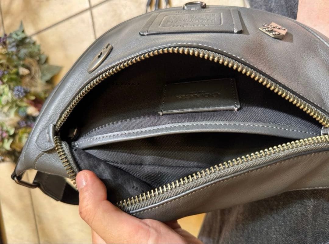 た*ん様 COACH レザー ボディバッグ