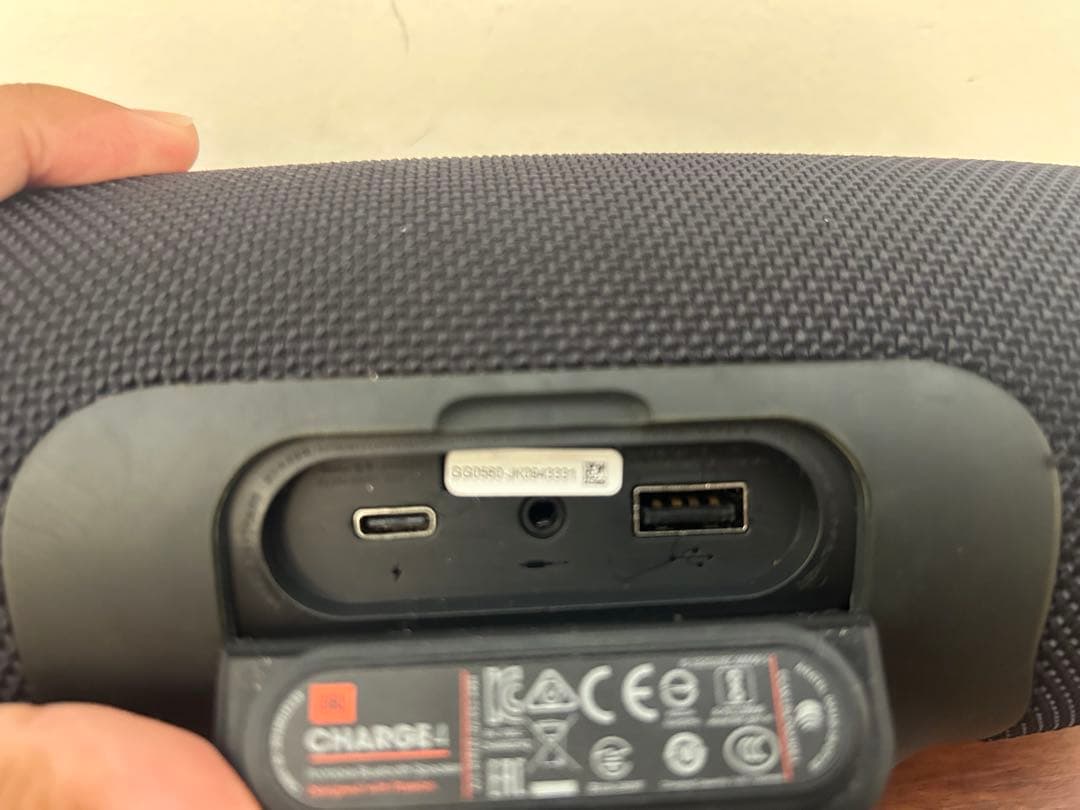 JBL CHARGE4 ワイヤレススピーカー ブラック