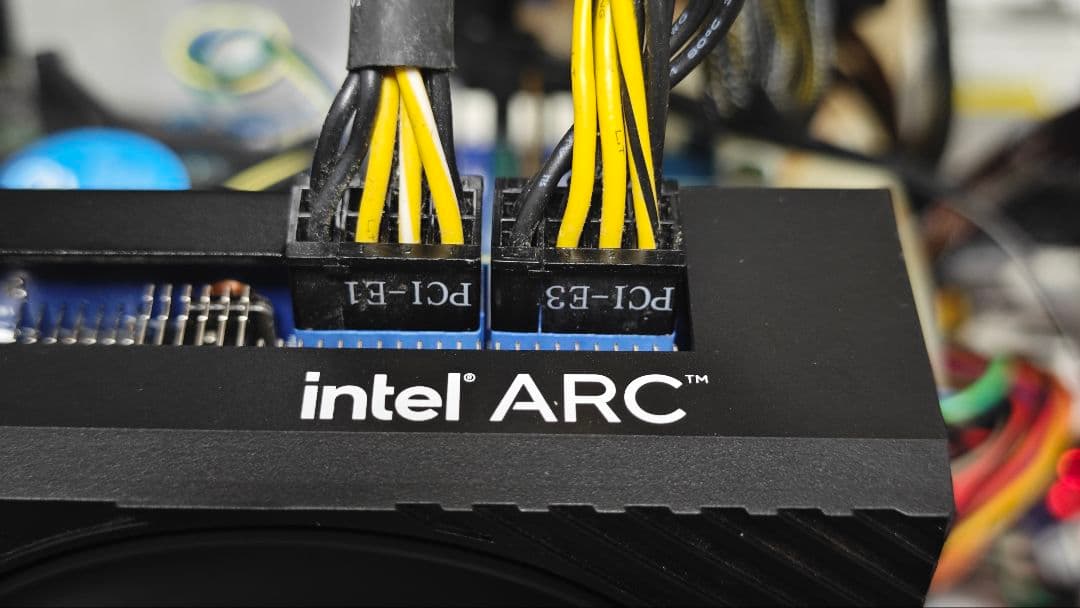 Intel ARC A750 8gb グラフィックボード