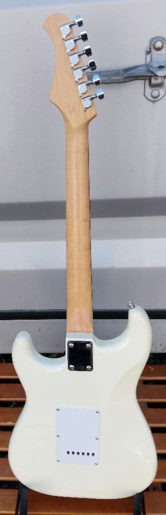 【美品】Bucchus　UNIVERSE　BST-1R SW　エレキギター