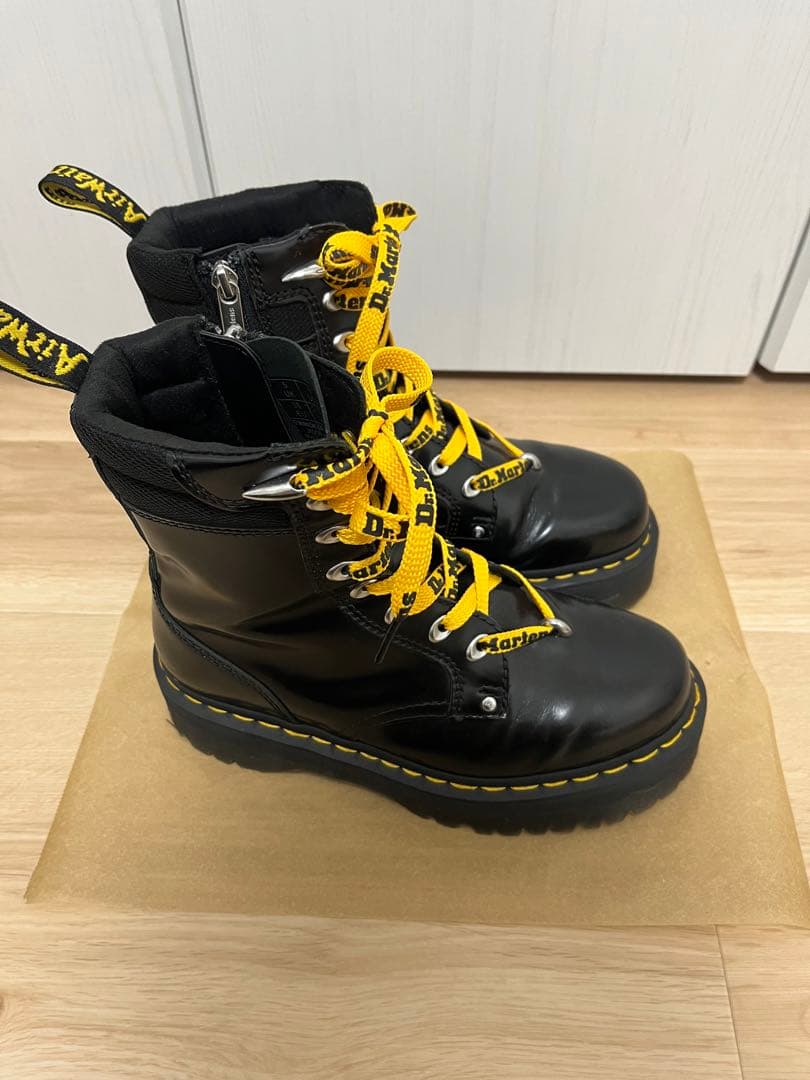 Dr.Martens JADON 8ホールブーツ