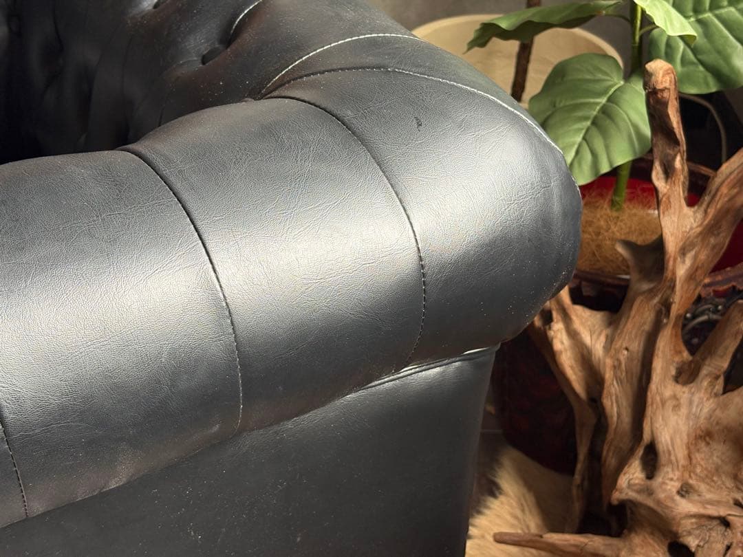 本革　チェスターフィールド　アームチェア　リベット打ち　ボタンダウン　YZ