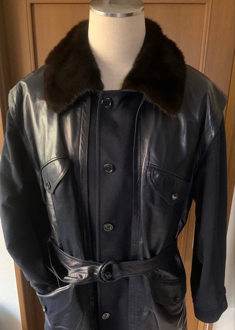 アバンギャルドでラグジュアリーなフレンチヴィンテージコート　極上の仕立て