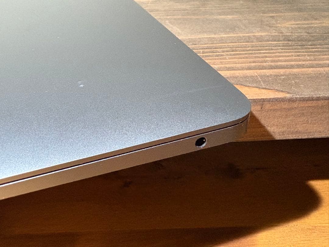 MacBook Air:M1/13インチ、8GB RAM、256GB