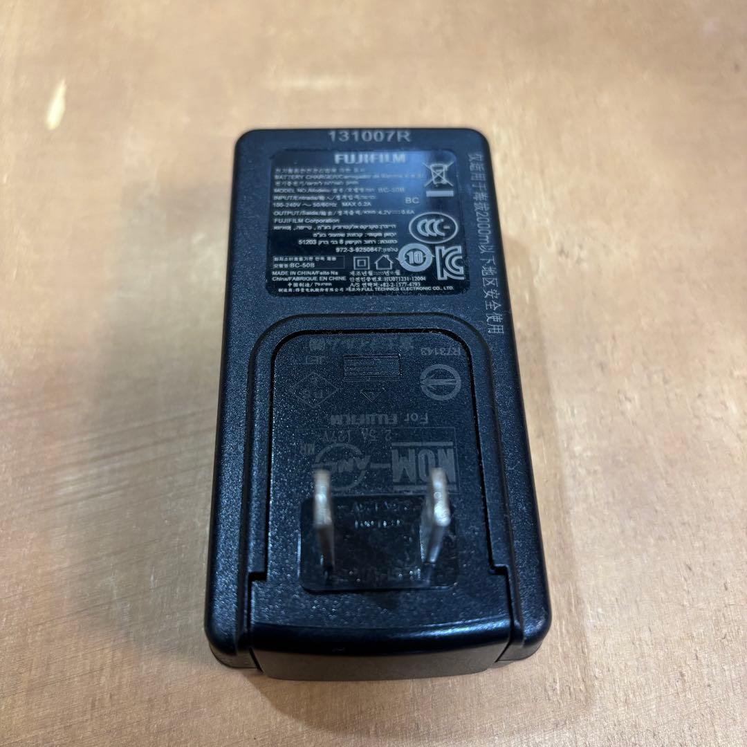 美品完動品FUJIFILM FINEPIX F200EXR デジカメ カメラ