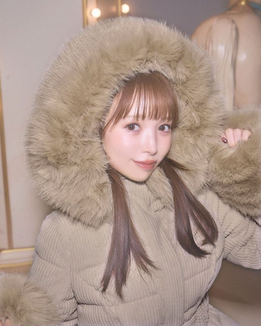 新品タグ付き ミシェルマカロン コーデュロイベルトダウンコート ベージュ