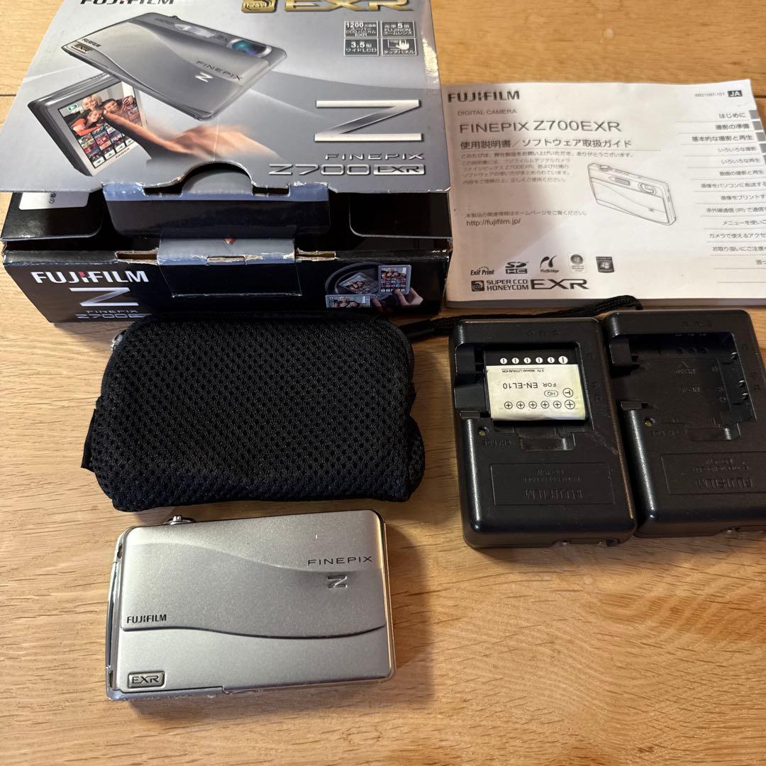 FINEPIX Z700EXR FUJIFILM シルバー