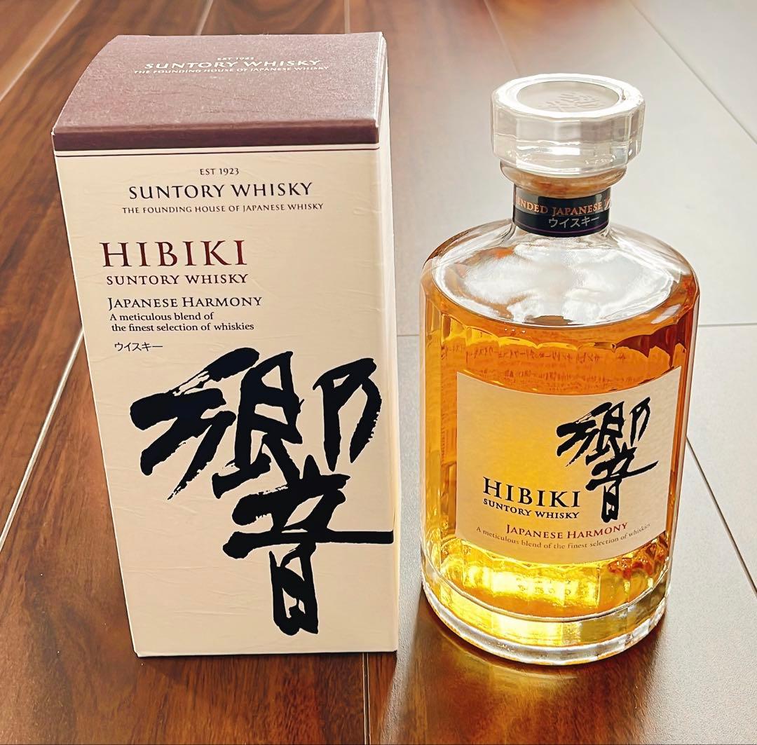 サントリー　ウイスキー　響　700ml