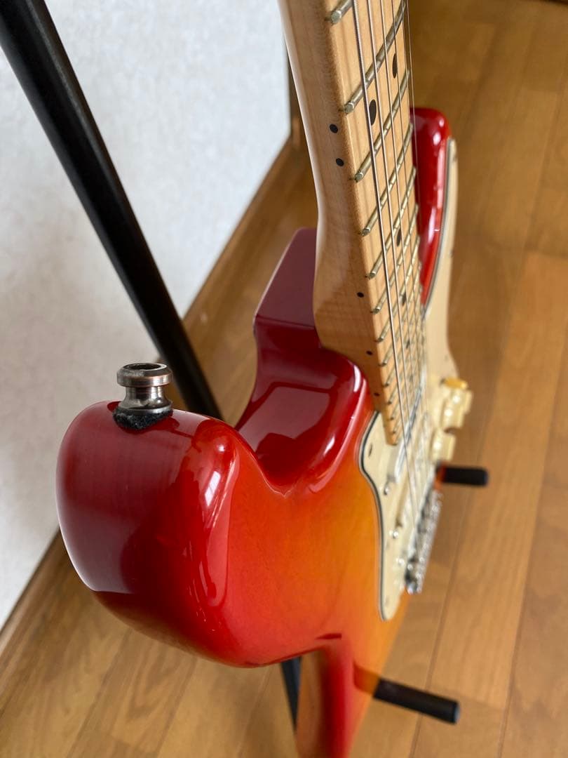 Fender USAneck、seymourduncan bodyストラット