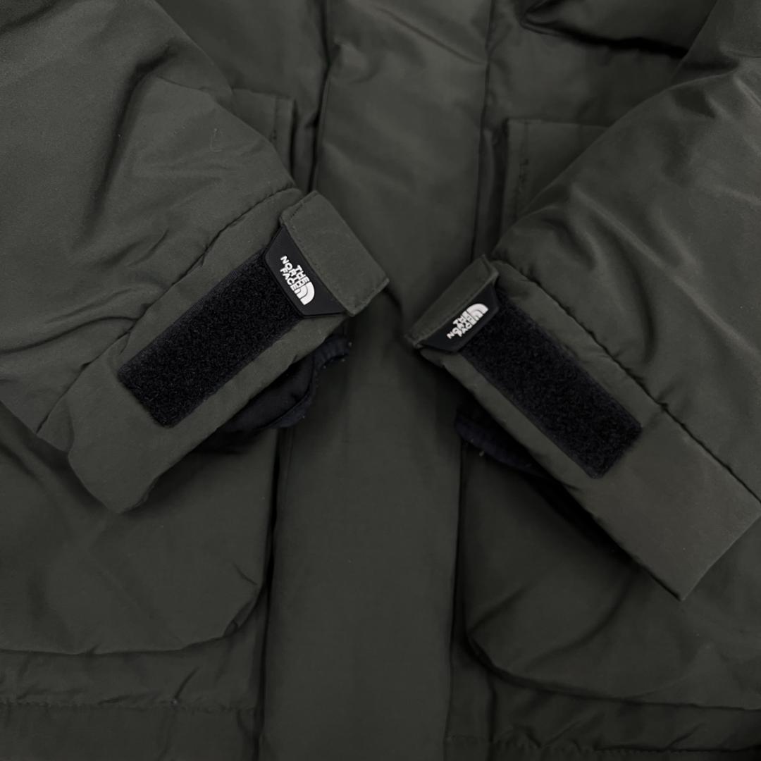 《美品》ザノースフェイス ダウンジャケット カーキ メンズ 95 (M)