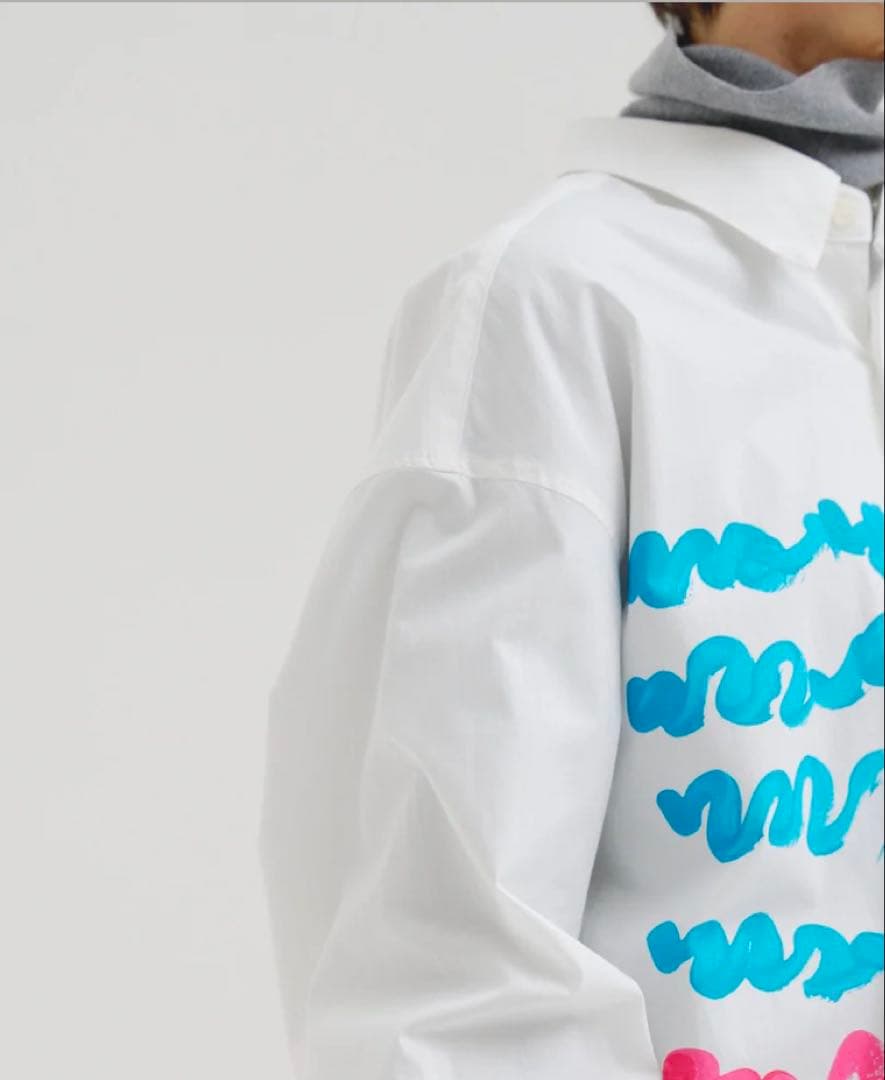 美品ヘラルボニーレギュラーカラーシャツ「blue brush-mm2025」