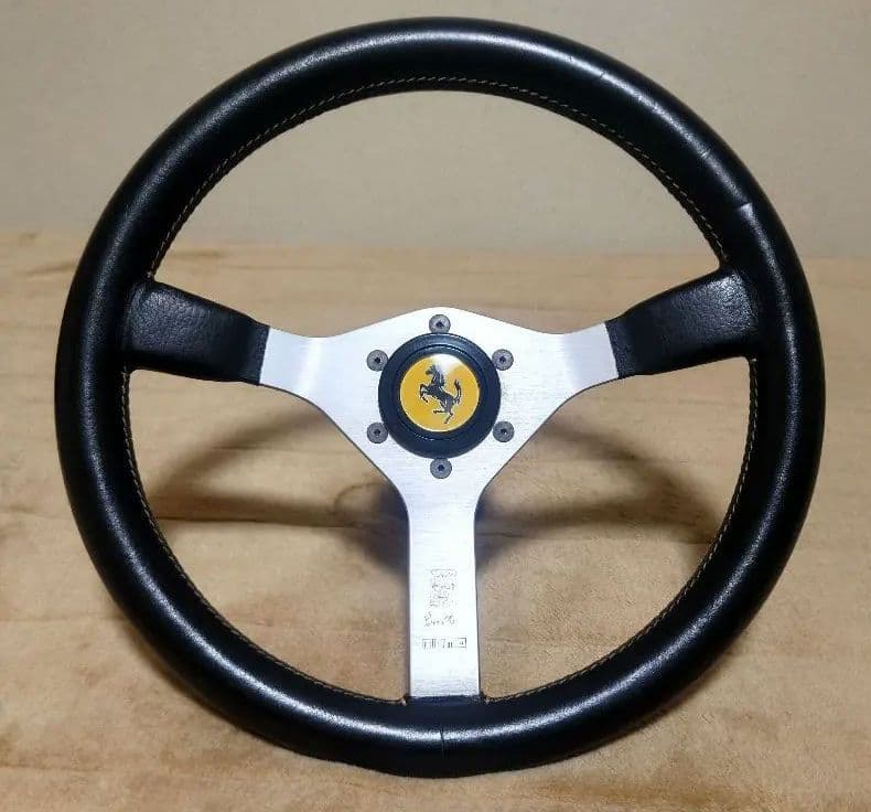 G*T様 【傷あり】モモ キャバリーノ レザーステアリング