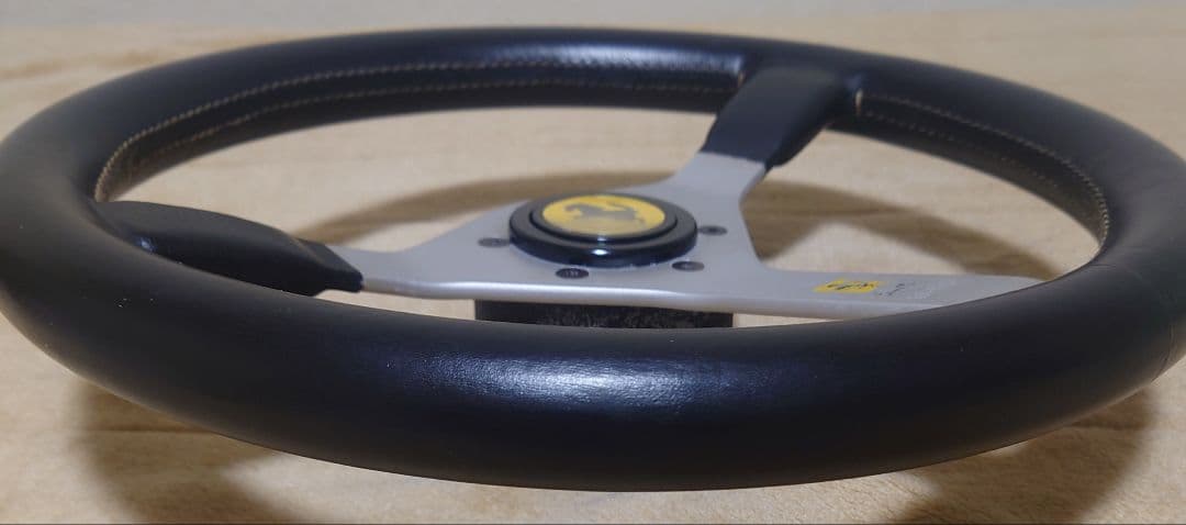 G*T様 【傷あり】モモ キャバリーノ レザーステアリング