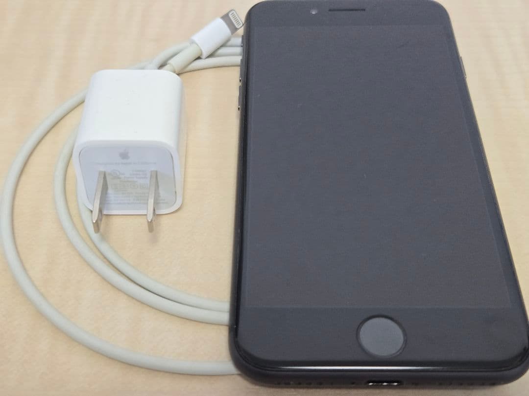 iPhone8 スペースグレー simフリー