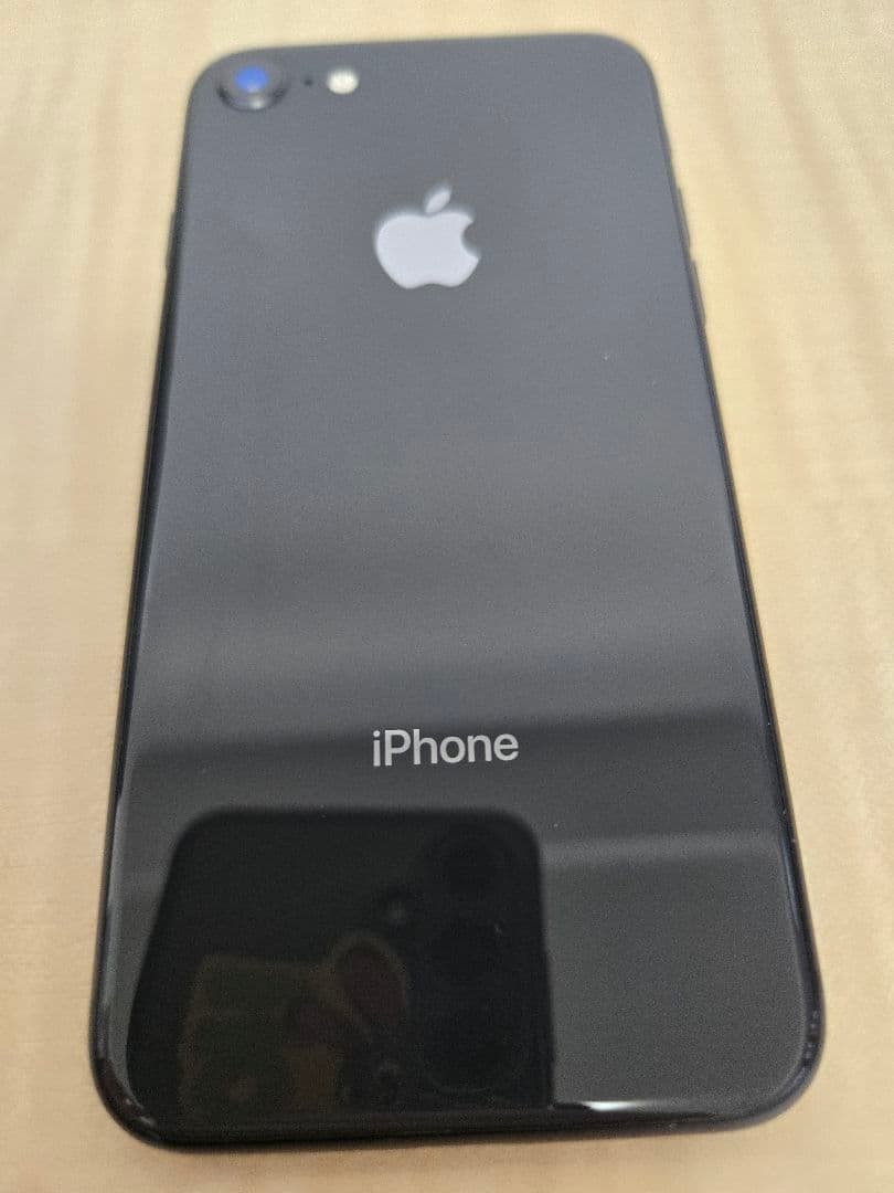 iPhone8 スペースグレー simフリー