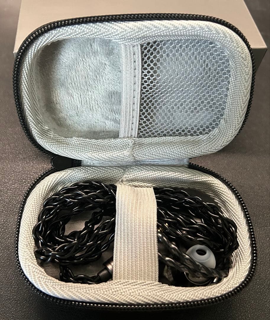 イヤホン ORIVETI bleqk Dynabird