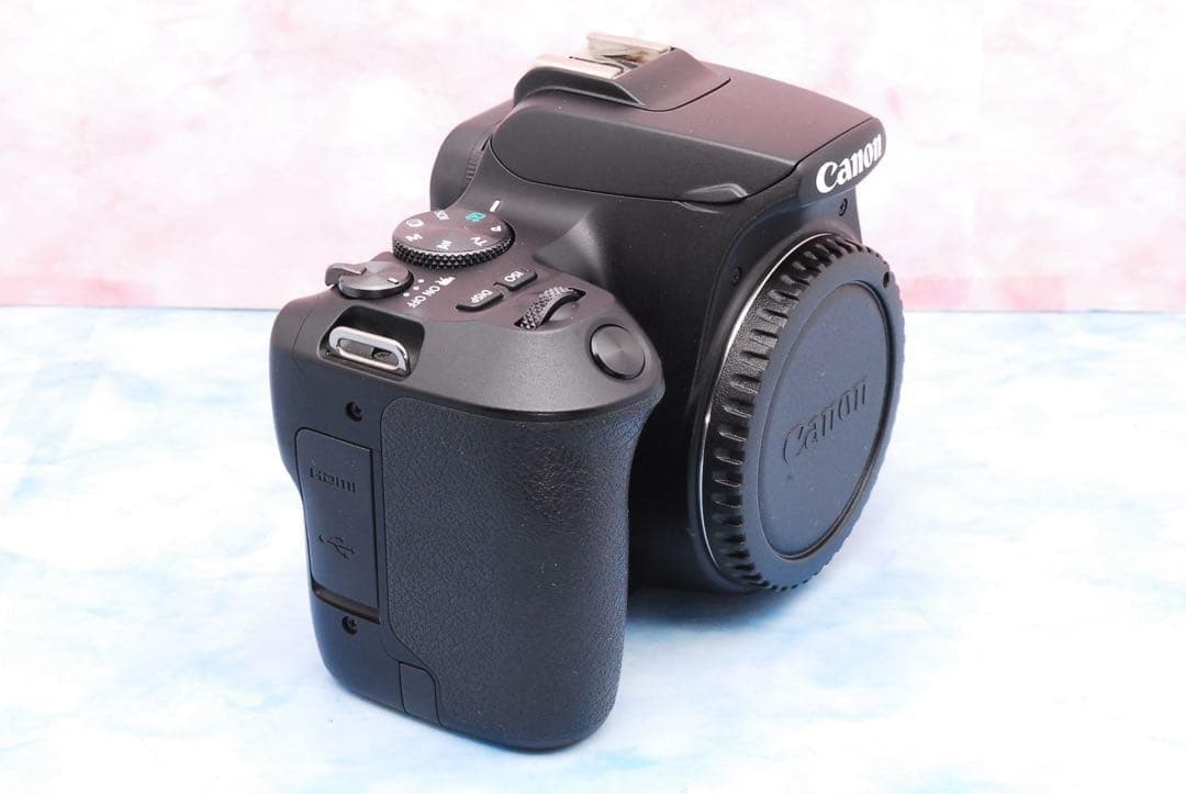 キャノン Kiss X10★一眼レフカメラ★スマホ転送OK★高性能Wレンズ