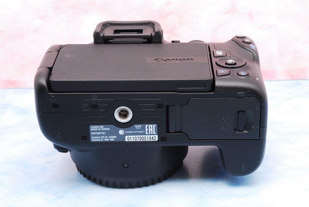 キャノン Kiss X10★一眼レフカメラ★スマホ転送OK★高性能Wレンズ