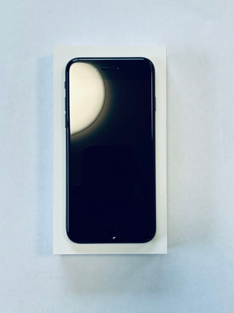 Apple iPhone SE3 64GB ミッドナイト