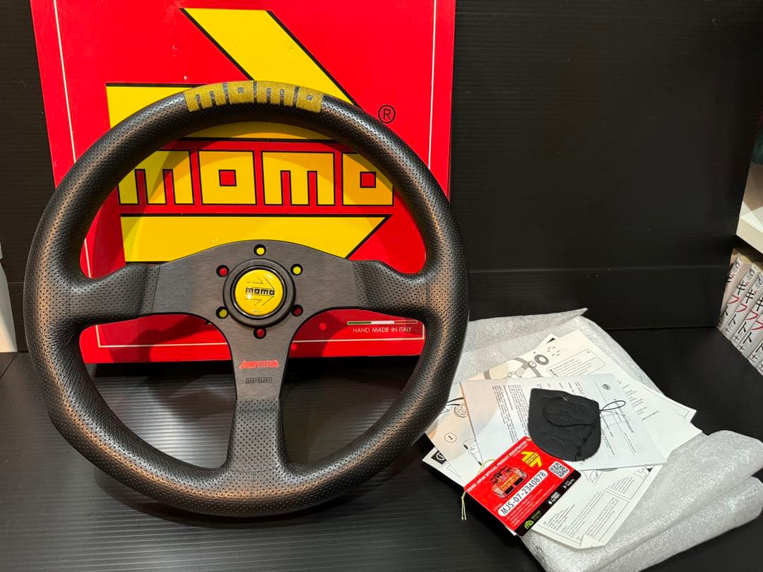 MOMO(モモ) ステアリング コンペティション 35パイ