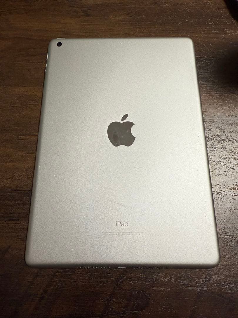 iPad第6世代 画面割れ バキバキ ジャンク品 32GB