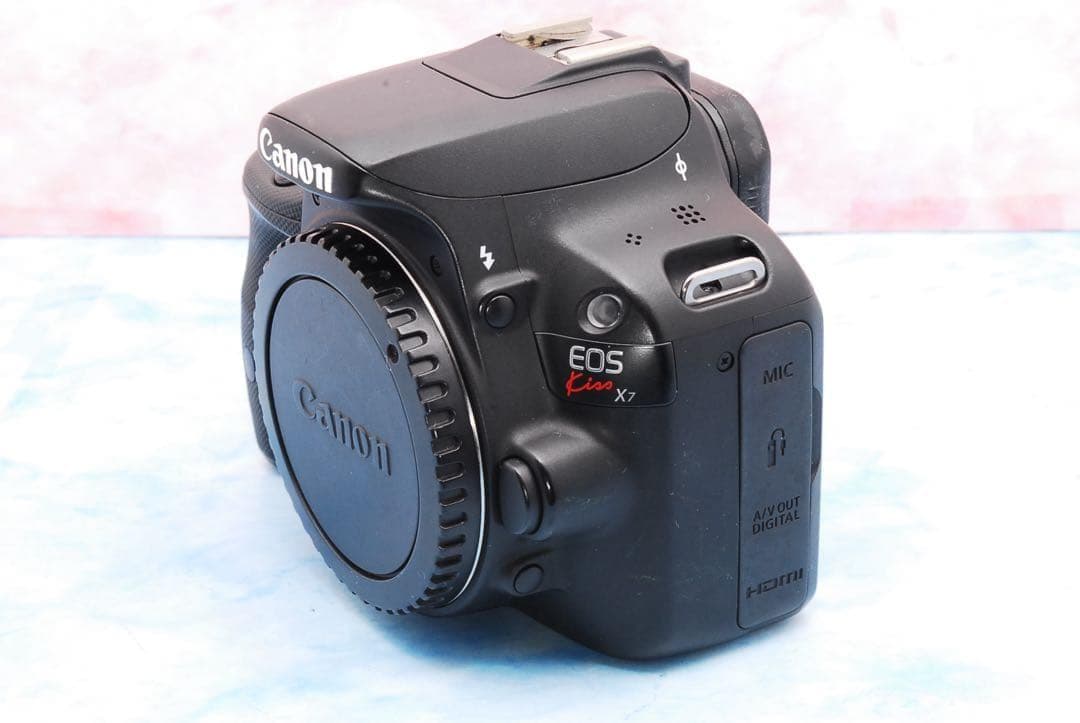 Canon Kiss X7✨手ぶれ補正✨バッグ＆ミニ三脚✨一眼レフカメラ