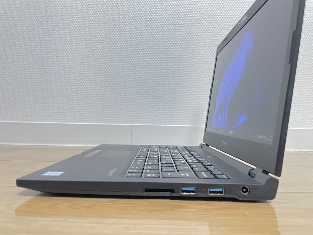 【美品】EPSON Endeavor FHD i7-6500U 16GB SSD