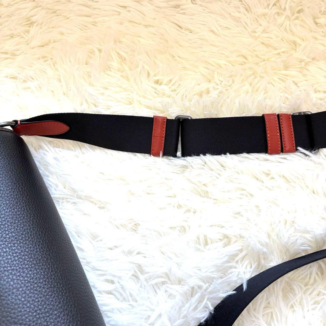 【美品】コーチ CE534ショルダーバッグ レザー 斜め掛け シグネチャー