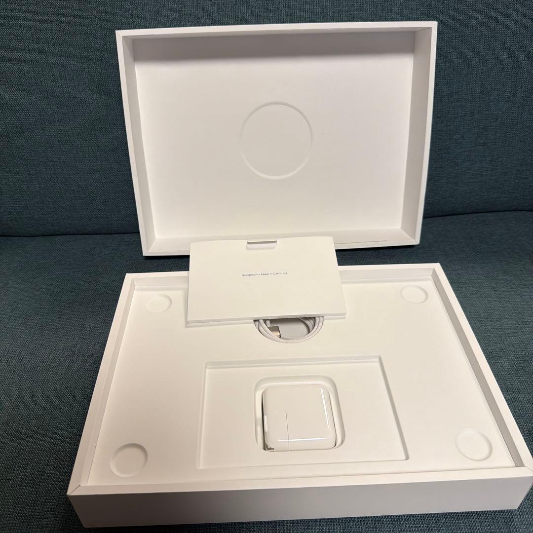 Apple 2025 MacBook Air M4 チップ搭載 13 インチ