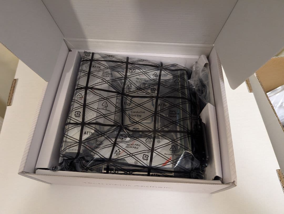 MSI B760Iマザー + i5-13600kf + 64GBメモリ