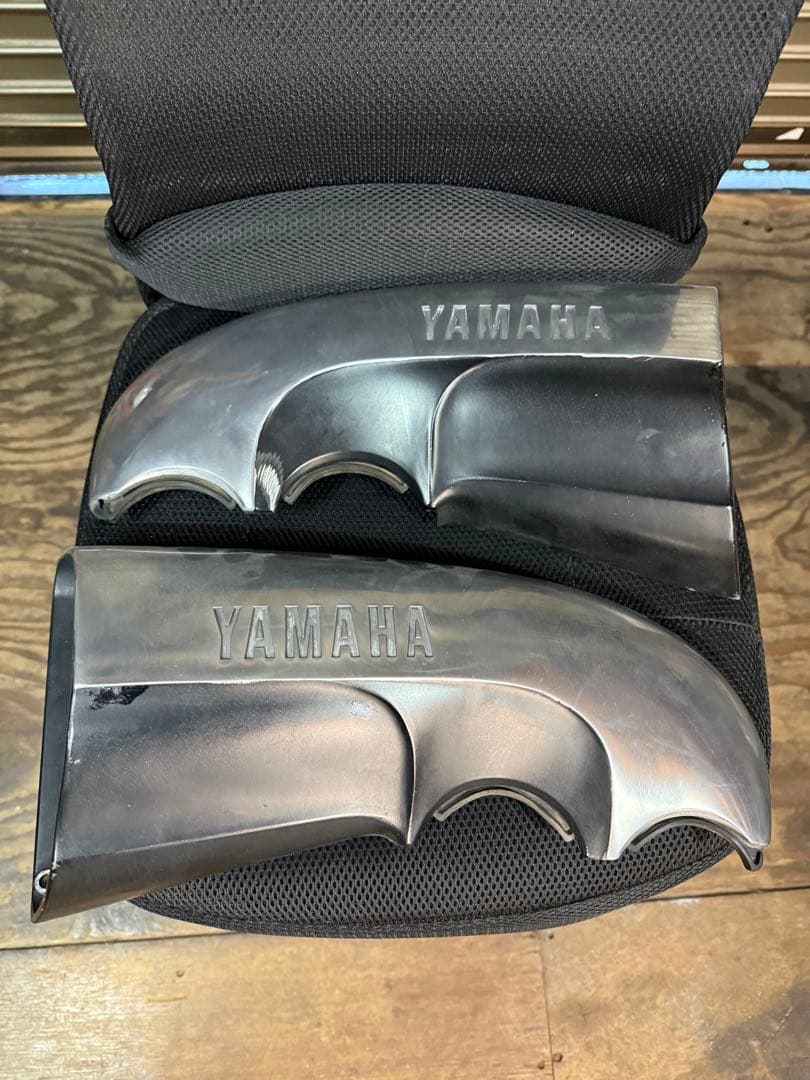 YAMAHA Vmax1200 サイドカバー　シルバー&ブラック
