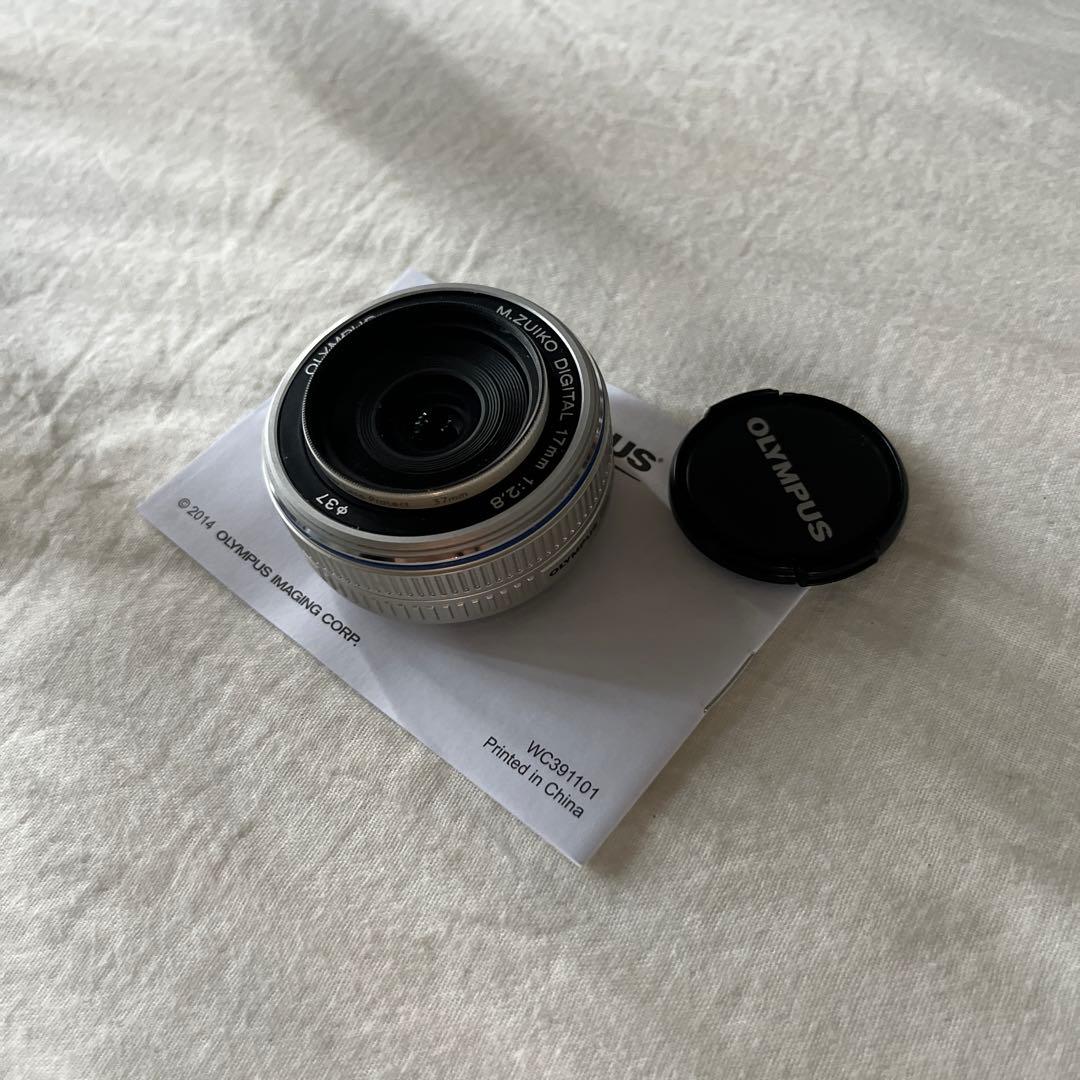 OLYMPUS OM-D E-M10 Mark III + 17mmレンズセット