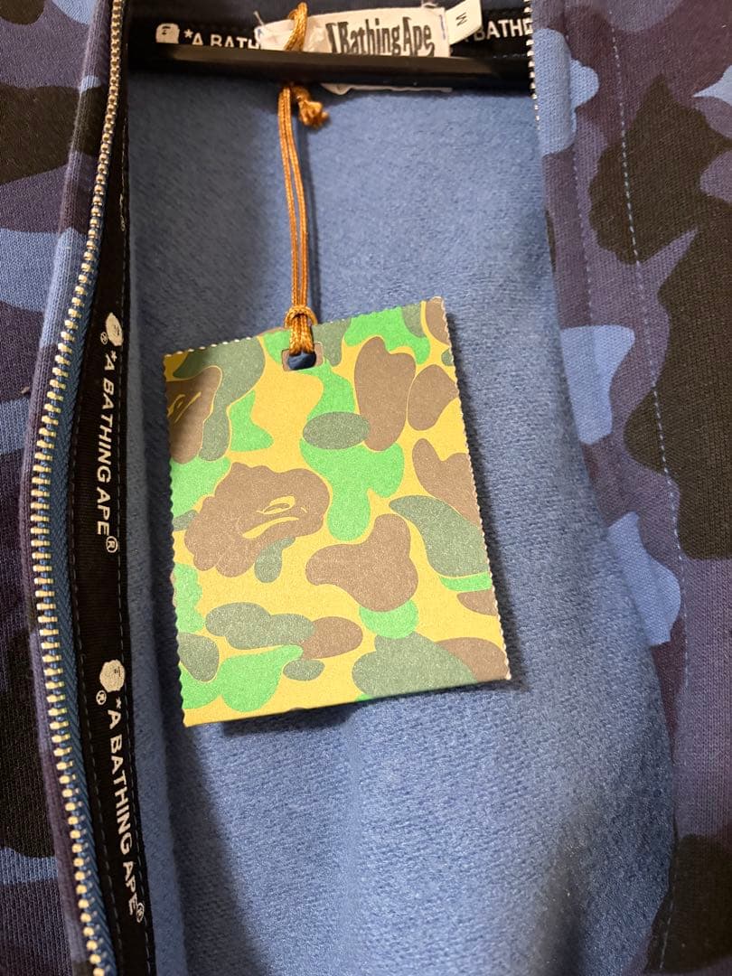 りんりんA Bathing Ape シャークパーカー Mサイズ