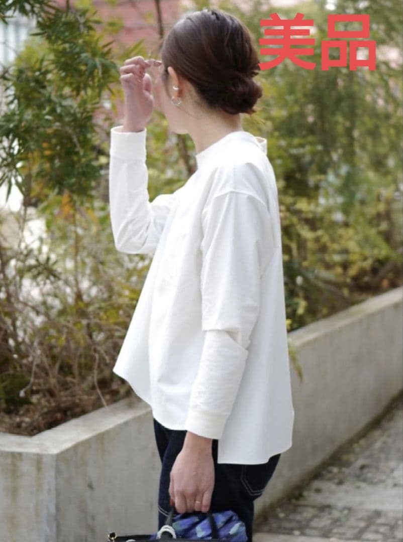 【美品】OUR　ハリ感素材のきれいめプルオーバー