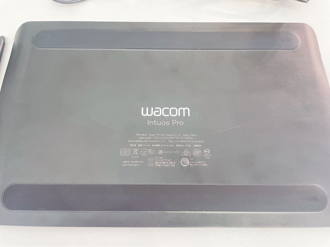 液タブ・ペンタブ Wacom PTH460K0D Wacom Intuos Pro Small