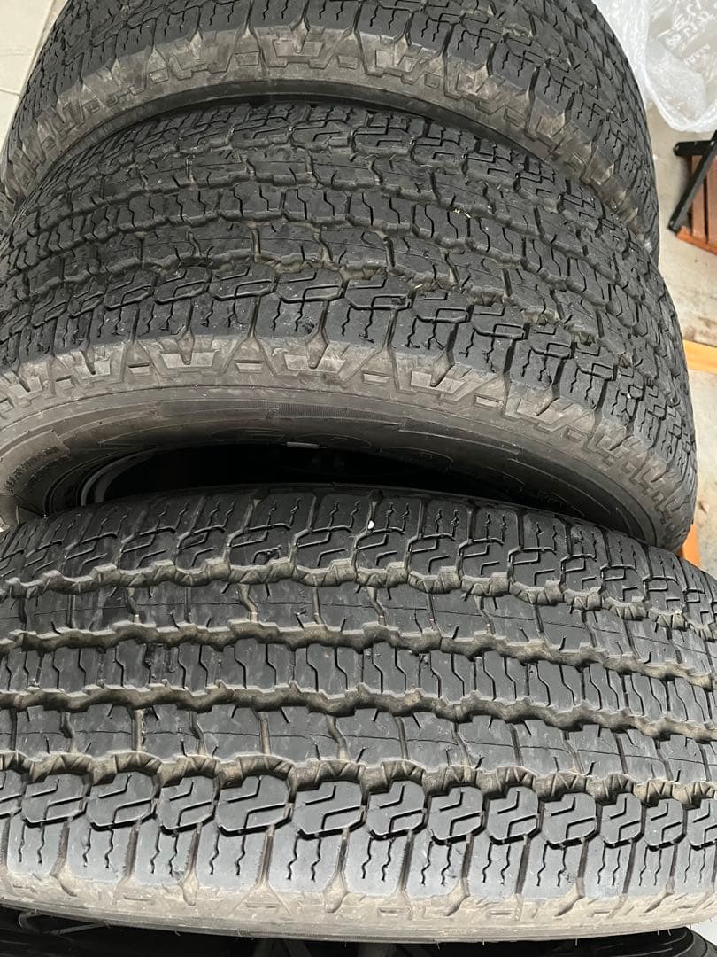 JeepグランドチェロキーWK36タイヤホイールセット4本(265/60R18)