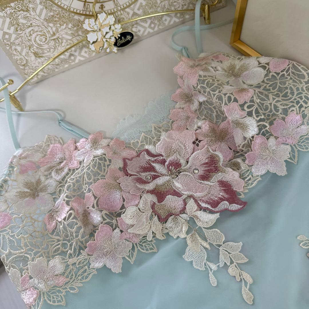 ワコールサルート89グループ　キャミソールMサイズ　新品未使用タグ付　希少