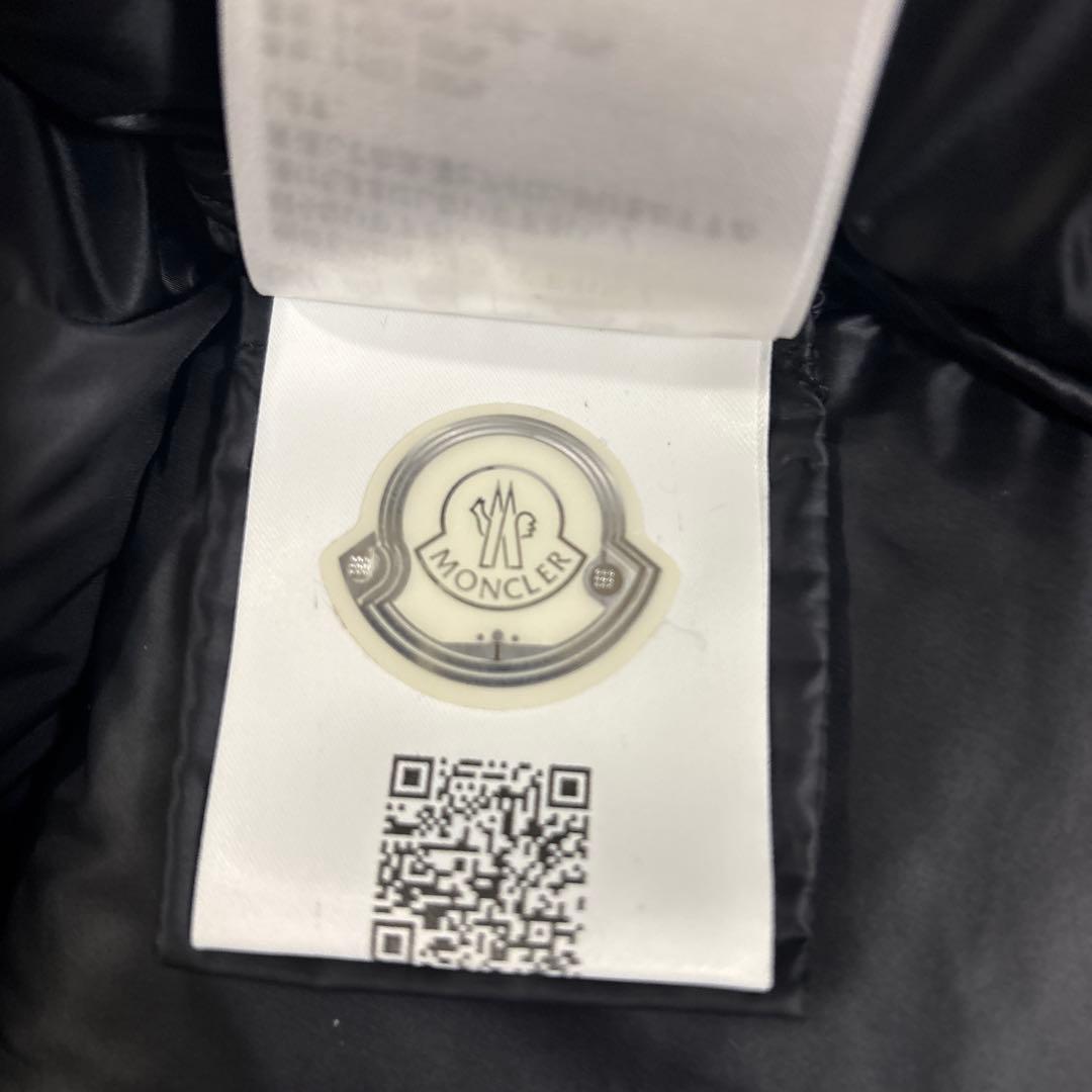 MONCLER モンクレール　ブラック ダウンフード付き