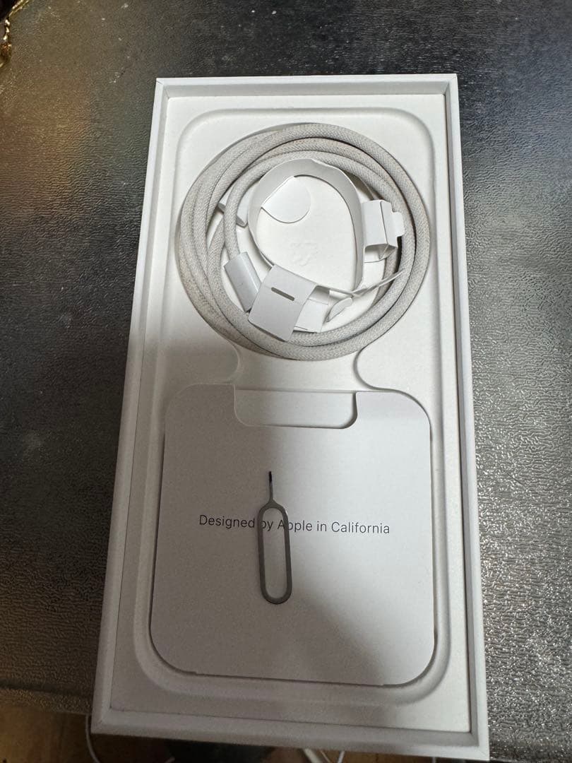 Liora_K_0101iPhone 15 Pro ブルーチタニウム