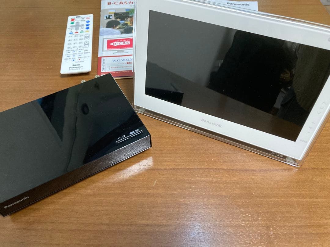 UN-10E5-W プライベート・ビエラ ポータブルテレビ