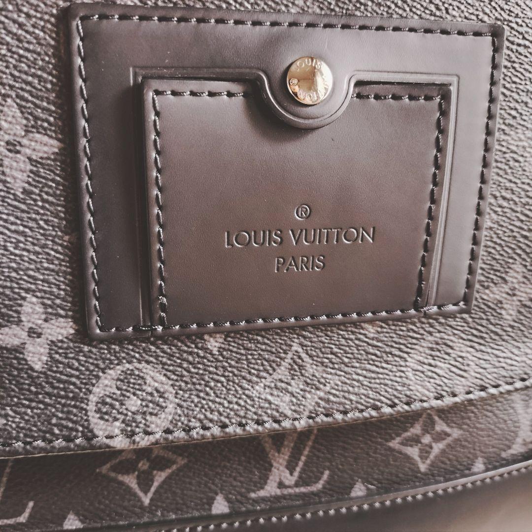 ルイヴィトン エクリプス メッセンジャーヴォワヤージュPM